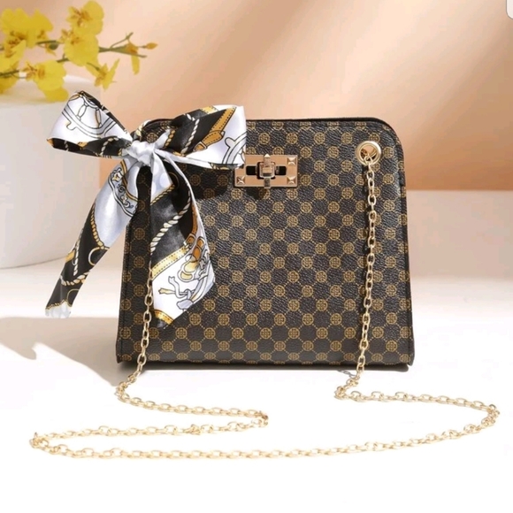 Boutique Handbags - Gorgeous Brown Purse